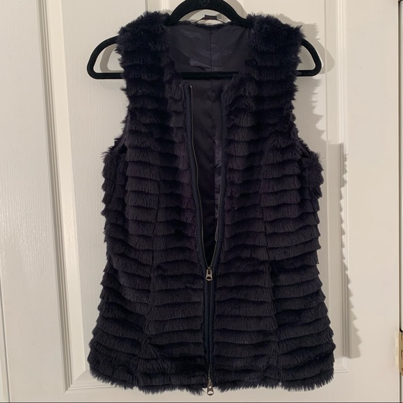 Armani Exchange Fur Layered Vest lined Has Two pockets Belt loops size M - Picture 4 of 8